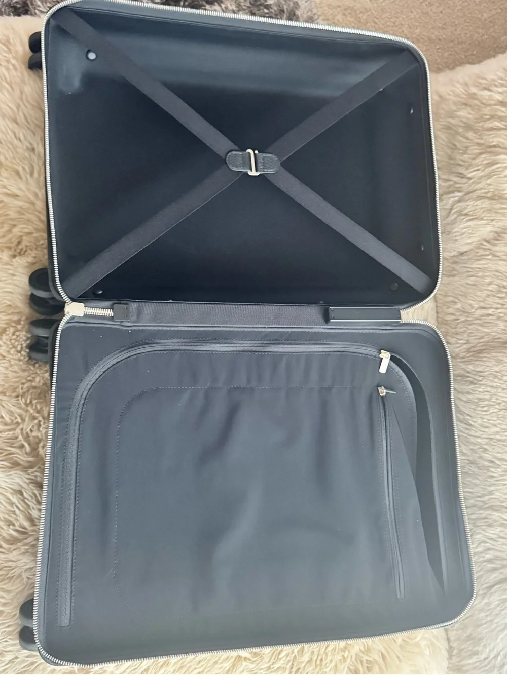 Louis Vuitton oversize monogram horizon 55